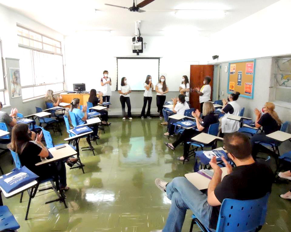 Acolhida dos funcionários novos